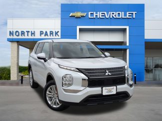 Used 2022 Mitsubishi Outlander ES image 1