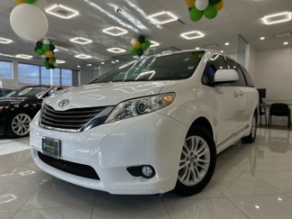 Used 2014 Toyota Sienna XLE w/ Entertainment Package image 1