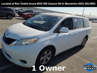 Used 2014 Toyota Sienna LE image 1
