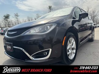 Used 2018 Chrysler Pacifica Touring-L Plus w/ Tire & Wheel Group image 1