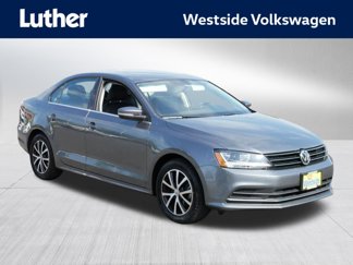 Used 2017 Volkswagen Jetta SE image 1