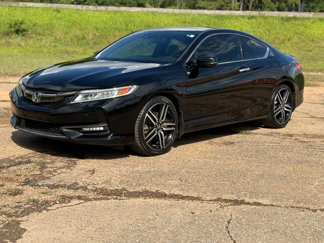 Used 2017 Honda Accord Touring image 1