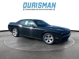 Used 2023 Dodge Challenger SXT image 1