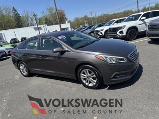 Used 2015 Hyundai Sonata SE image 1