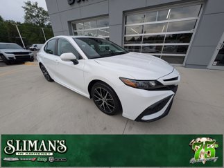 Used 2023 Toyota Camry SE image 1