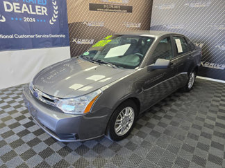 Used 2010 Ford Focus SE image 1