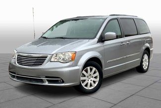 Used 2014 Chrysler Town & Country Touring image 1
