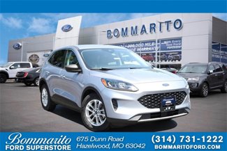 Used 2022 Ford Escape SE image 1