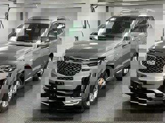 New 2025 Cadillac XT6 Luxury image 1