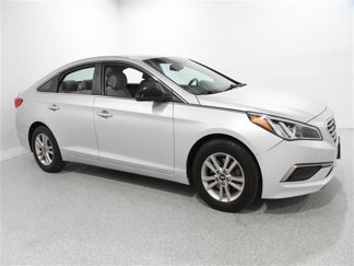 Used 2016 Hyundai Sonata SE image 1
