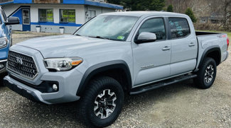 Used 2018 Toyota Tacoma TRD Off-Road image 1