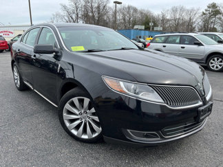 Used 2016 Lincoln MKS image 1