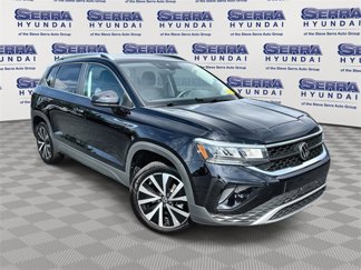Used 2024 Volkswagen Taos SE image 1