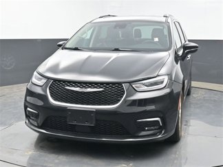 Used 2022 Chrysler Pacifica Touring-L image 1