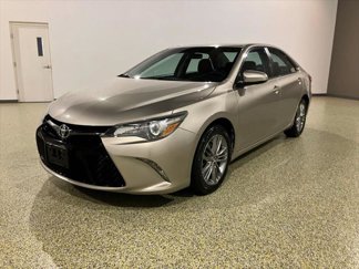 Used 2015 Toyota Camry SE image 1
