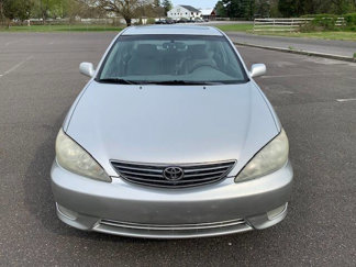 Used 2005 Toyota Camry XLE image 1