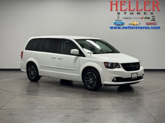 Used 2017 Dodge Grand Caravan SXT w/ Driver Convenience Group image 1