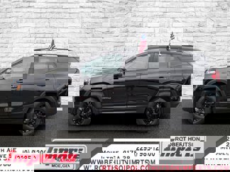 Used 2023 GMC Terrain AT4 image 1