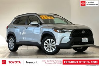 Certified 2022 Toyota Corolla Cross LE image 1