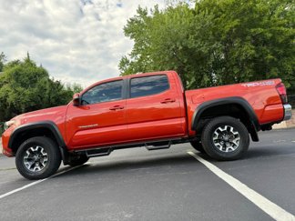 Used 2018 Toyota Tacoma TRD Off-Road image 1