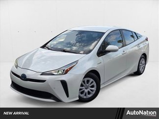 Used 2019 Toyota Prius LE image 1