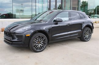 Certified 2025 Porsche Macan image 1