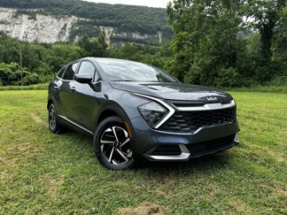 Used 2023 Kia Sportage LX image 1