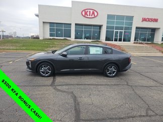 New 2025 Kia K4 LXS image 1