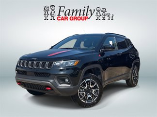 Used 2024 Jeep Compass Trailhawk image 1