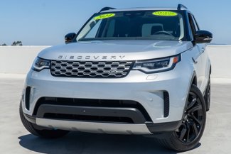 Used 2024 Land Rover Discovery S image 1