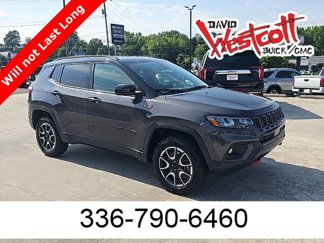 Used 2024 Jeep Compass Trailhawk image 1