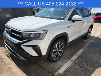 Used 2024 Volkswagen Taos SE image 1