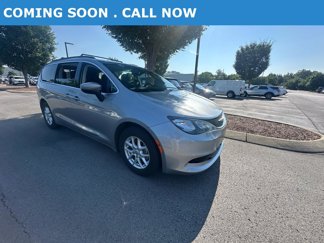 Used 2017 Chrysler Pacifica LX image 1