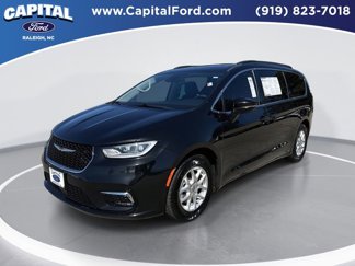 Used 2022 Chrysler Pacifica Touring-L image 1