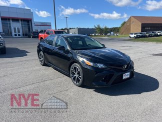 Used 2020 Toyota Camry SE image 1