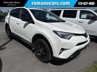 Used 2017 Toyota RAV4 SE image 1