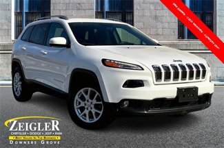 Used 2018 Jeep Cherokee Latitude Plus w/ Comfort/Convenience Group image 1
