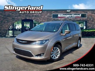 Used 2018 Chrysler Pacifica Touring-L Plus image 1