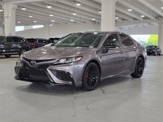 Used 2022 Toyota Camry SE image 1