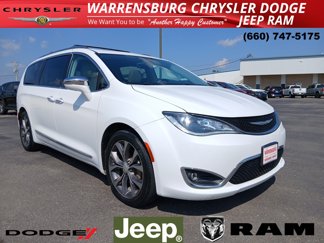 Used 2017 Chrysler Pacifica Limited image 1
