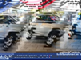 Certified 2024 Jeep Grand Cherokee Laredo image 1