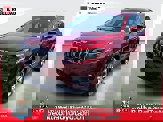 Used 2019 Jeep Cherokee Latitude w/ Popular Appearance Group image 1