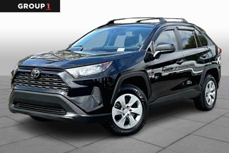 Used 2021 Toyota RAV4 LE image 1