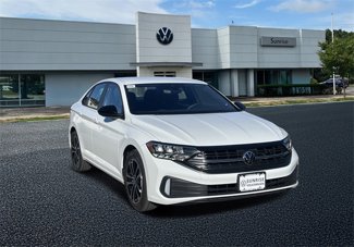 Used 2024 Volkswagen Jetta Sport image 1