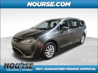 Used 2017 Chrysler Pacifica Touring-L image 1