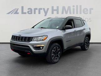 Used 2019 Jeep Compass Trailhawk image 1