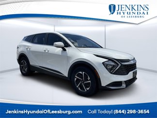 Used 2023 Kia Sportage LX image 1