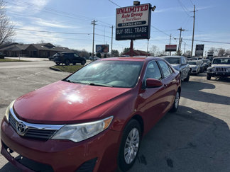 Used 2013 Toyota Camry LE image 1