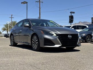 Used 2023 Nissan Altima 2.5 SV image 1