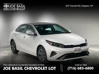 Used 2023 Kia Forte LXS image 1